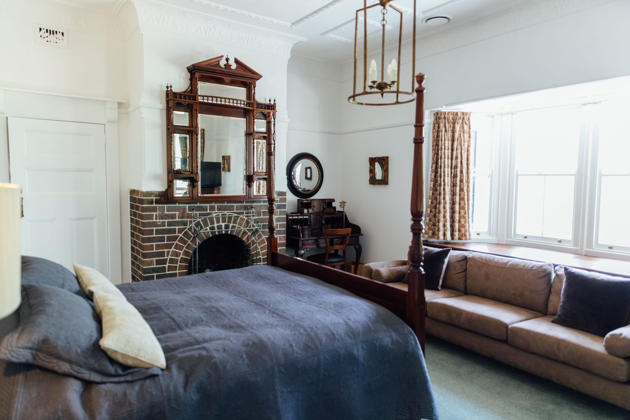 About Lindsay House Lindsay House